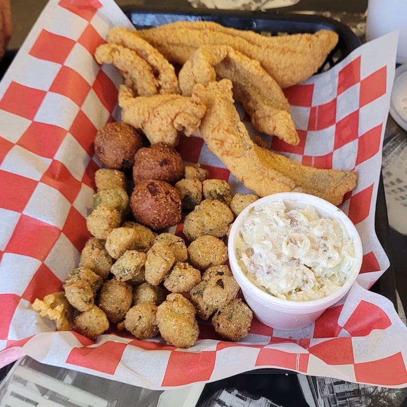 Seafood Shack Market And Deli In Moss Point