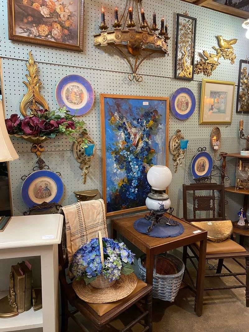 Riverside Furniture, Antiques And Flea Market