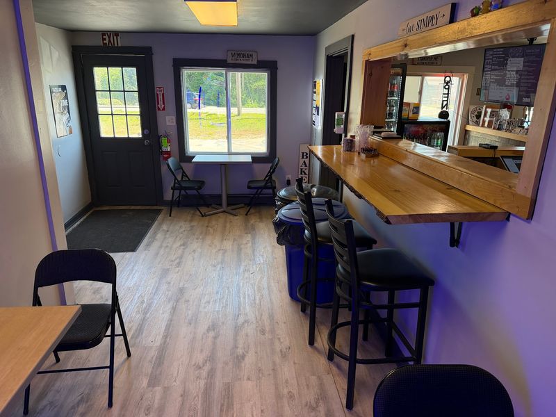 Small Casual Space With Take-Out Focus