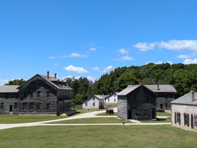Over 20 Buildings To Explore