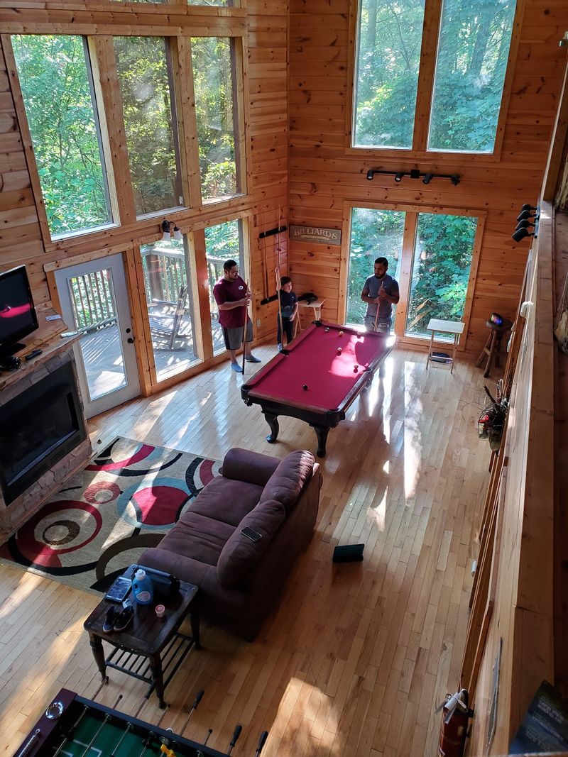 Elk Springs Resort - Snuggled Inn Cabin, Gatlinburg