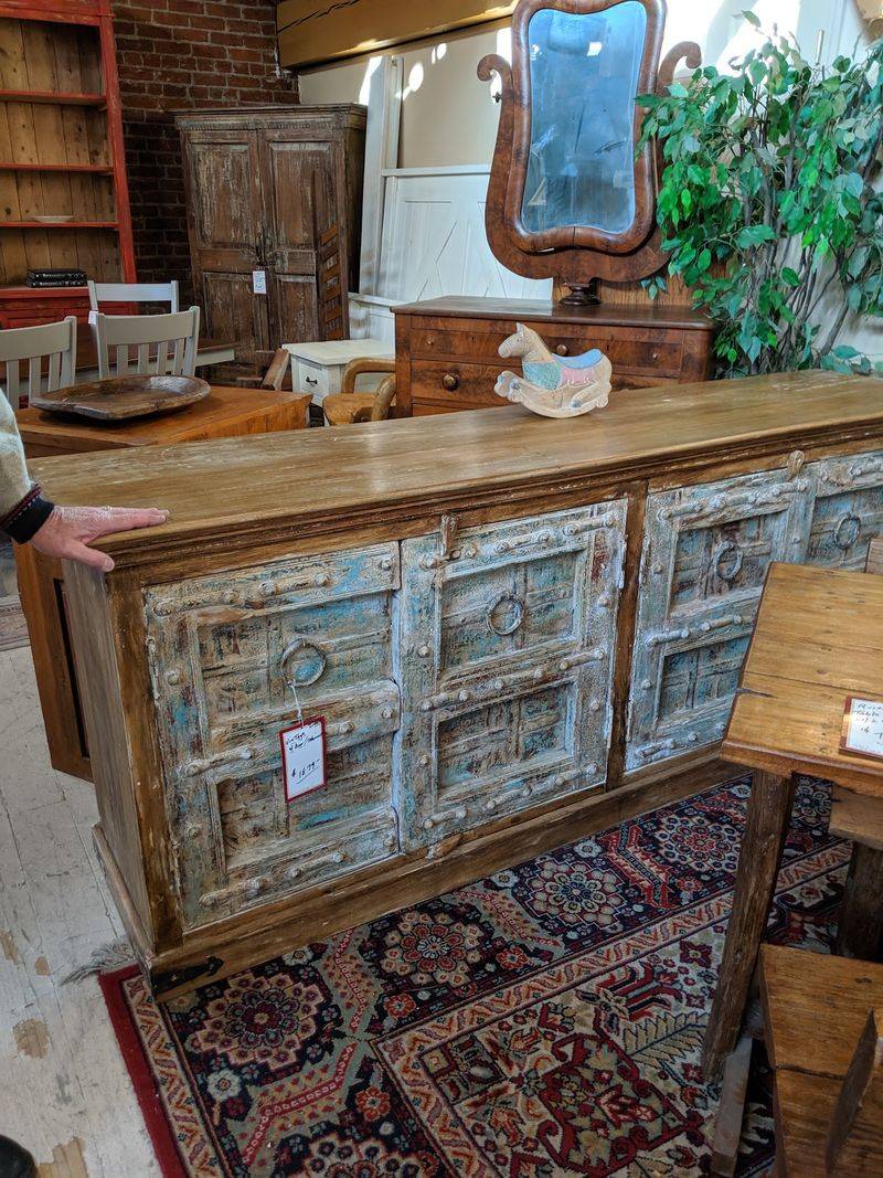 Old-Fashioned Storage That Quietly Fixes Clutter