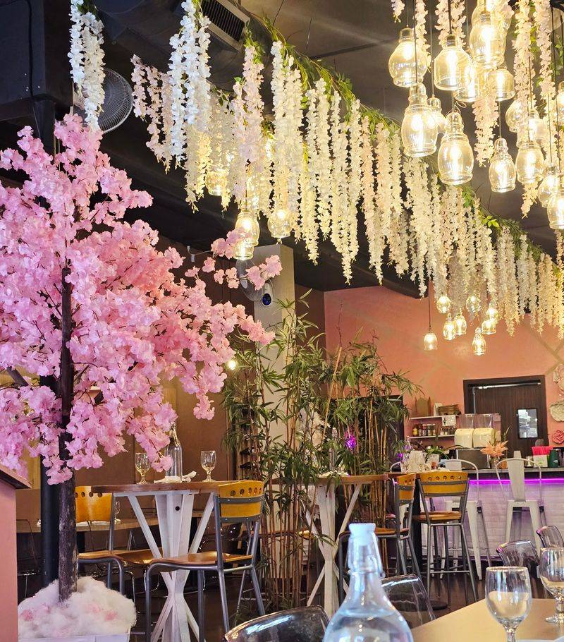 Tartine Brunch Club - Southern Oregon's Friendly Gathering Spot