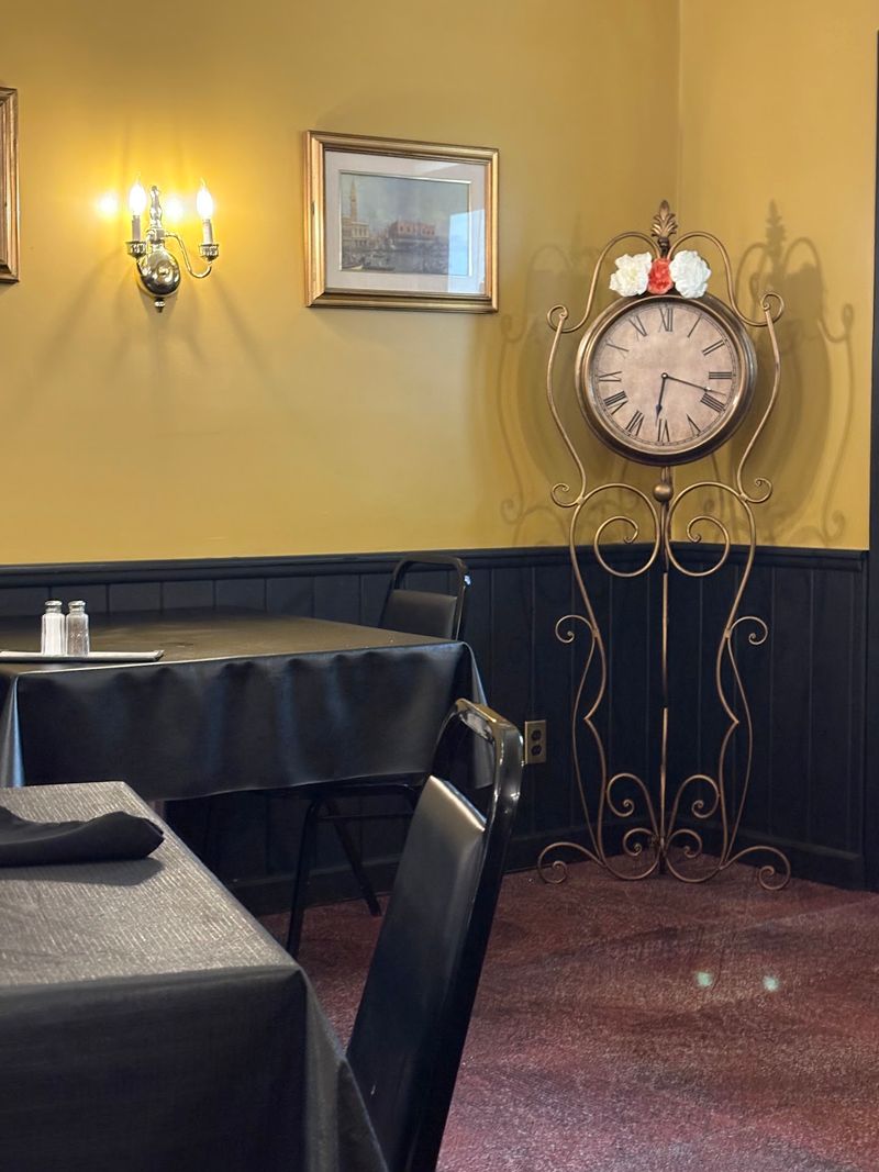 Ambiance And Interior Design Of Cozy Restaurants