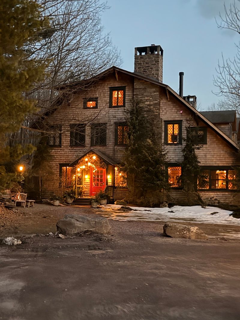 Deer Mountain Inn
