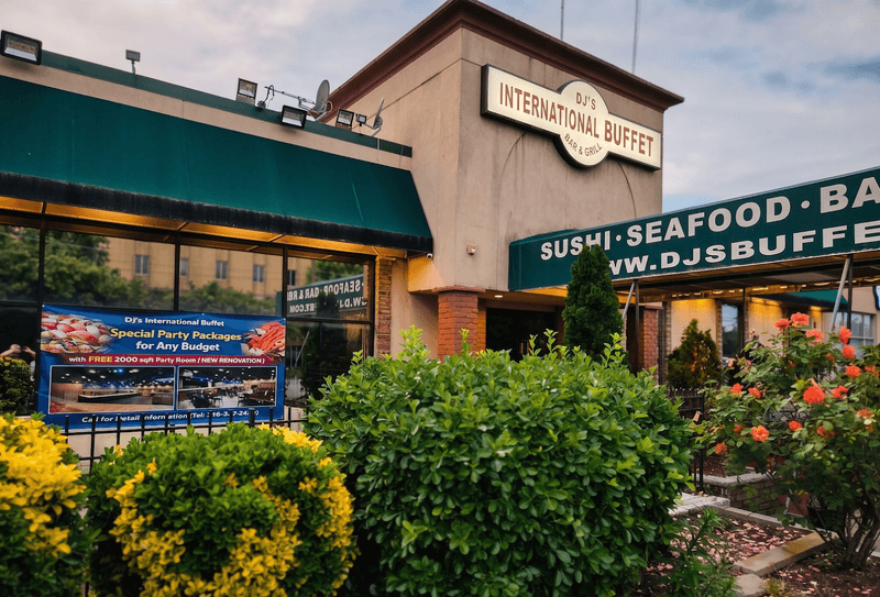 DJ's International Buffet