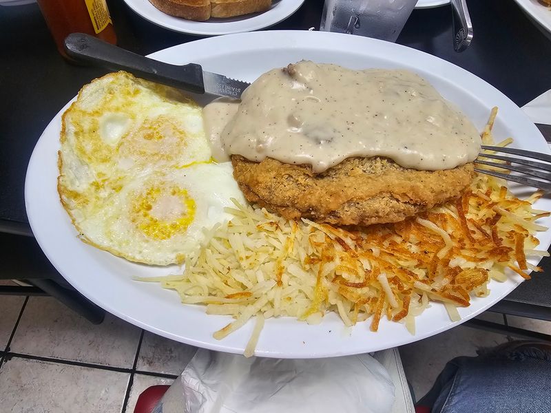 The Chicken-Fried Steak That Keeps Drivers Coming Back