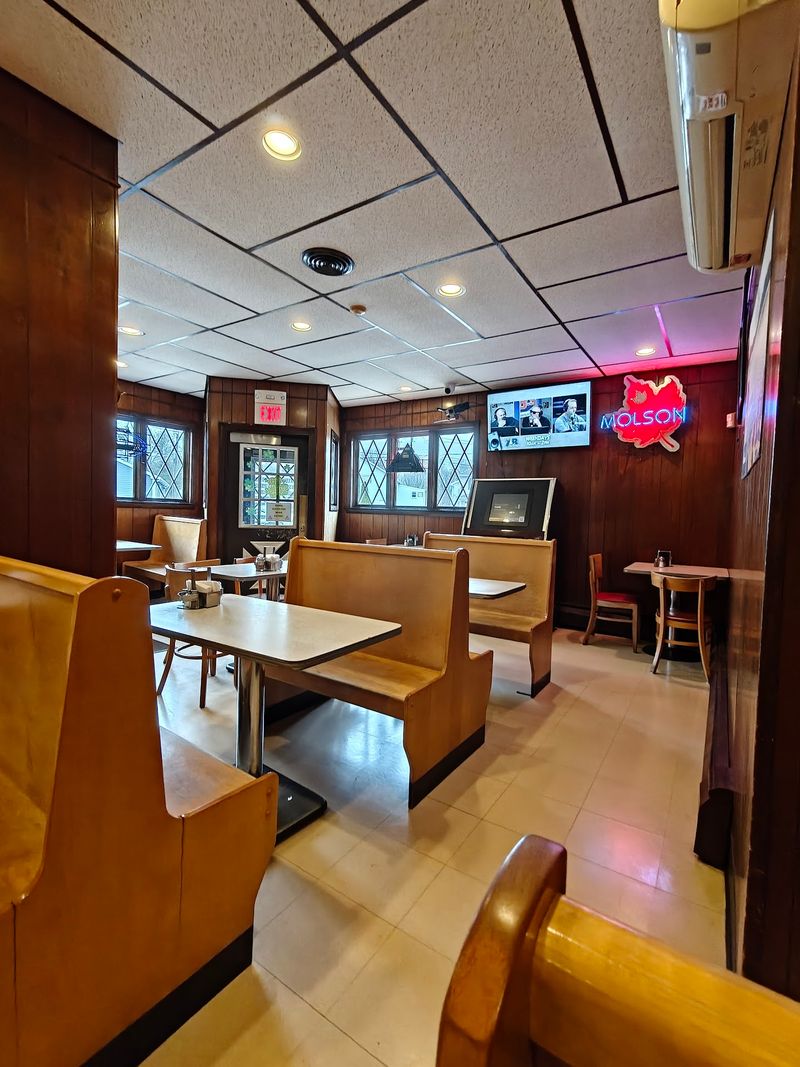 Lynwood Cafe, Randolph