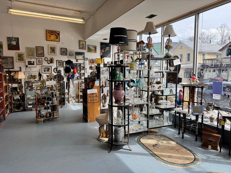 Phoenicia Arts & Antiques