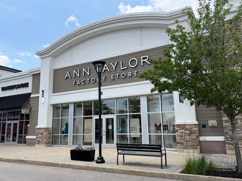 Ann Taylor Factory Store, Westwood