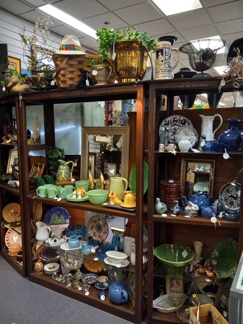 Carson Antique And Collectibles Mall, 70 Dealers Under One Roof
