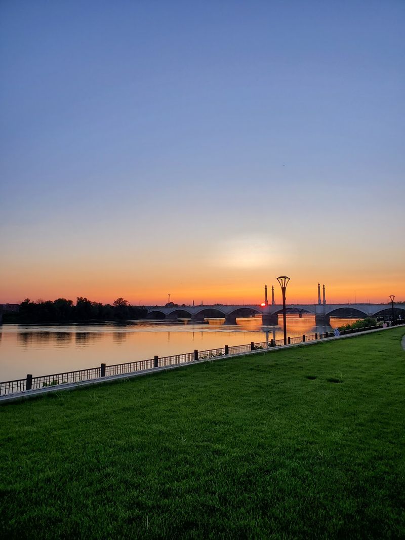 Connecticut River Walk And Bikeway
