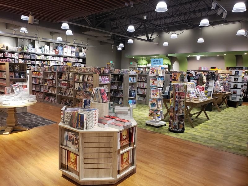 Manga Stacked Floor To Ceiling