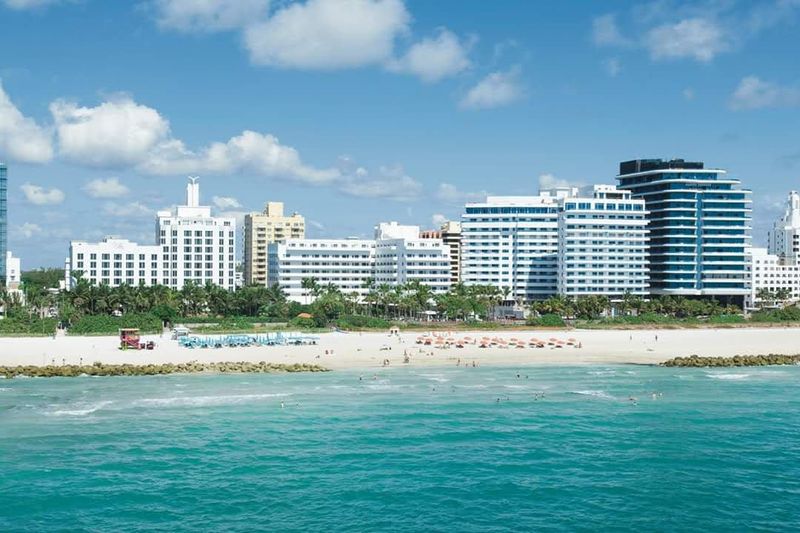 Lincoln Road Mall Rewards The Wanderer