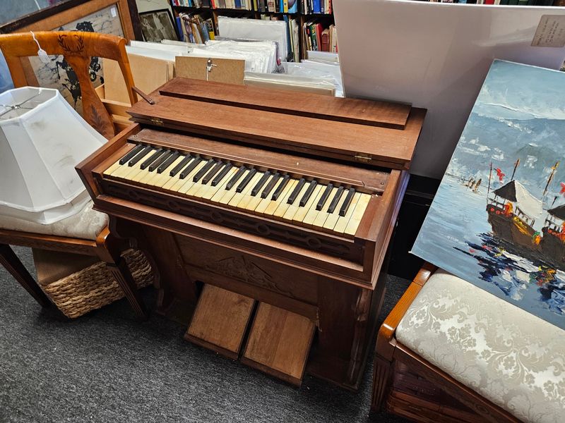 Antiques Center Of Yarmouth