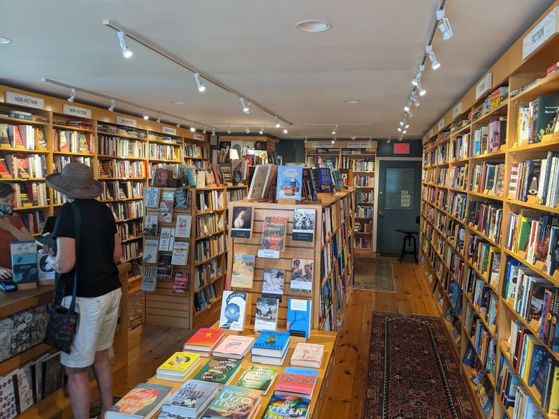 Sea Howl Bookshop, Orleans
