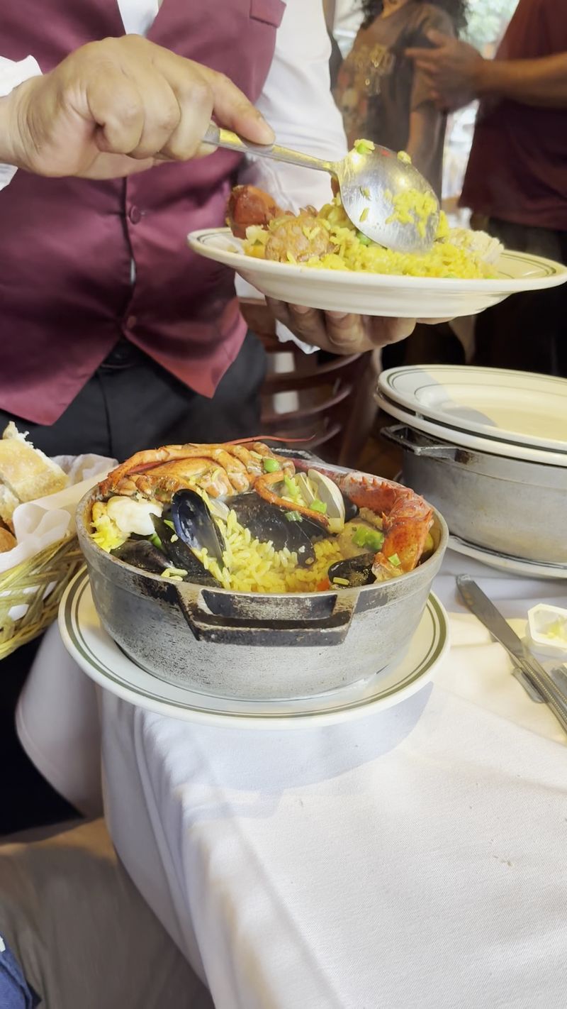 Paella Portions That Feed A Crowd
