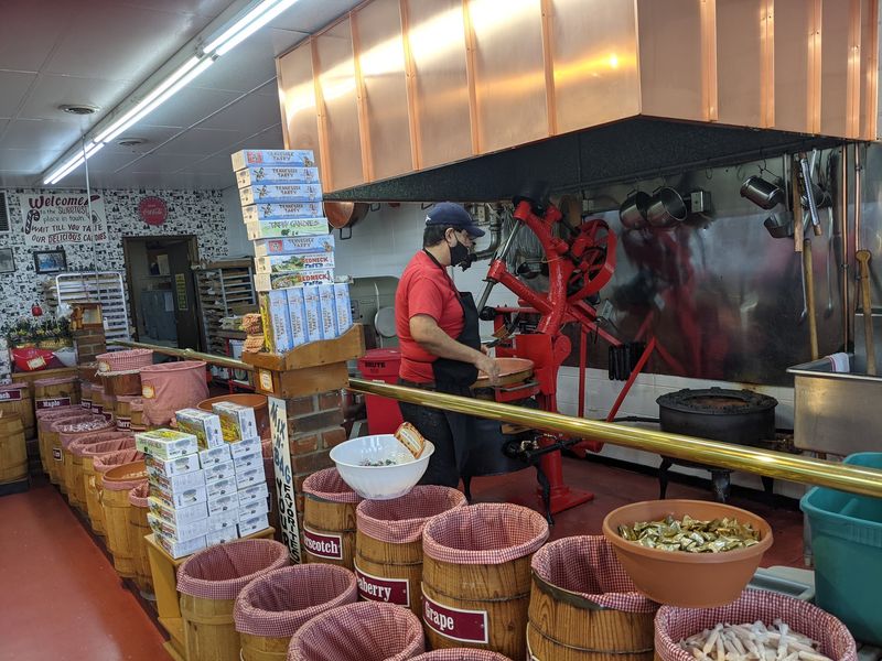 Smoky Mountain Candy Makers, Pigeon Forge