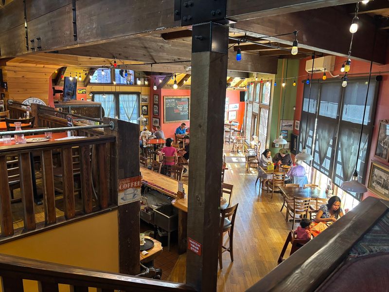 Live Music Turns Dinner Into An Event