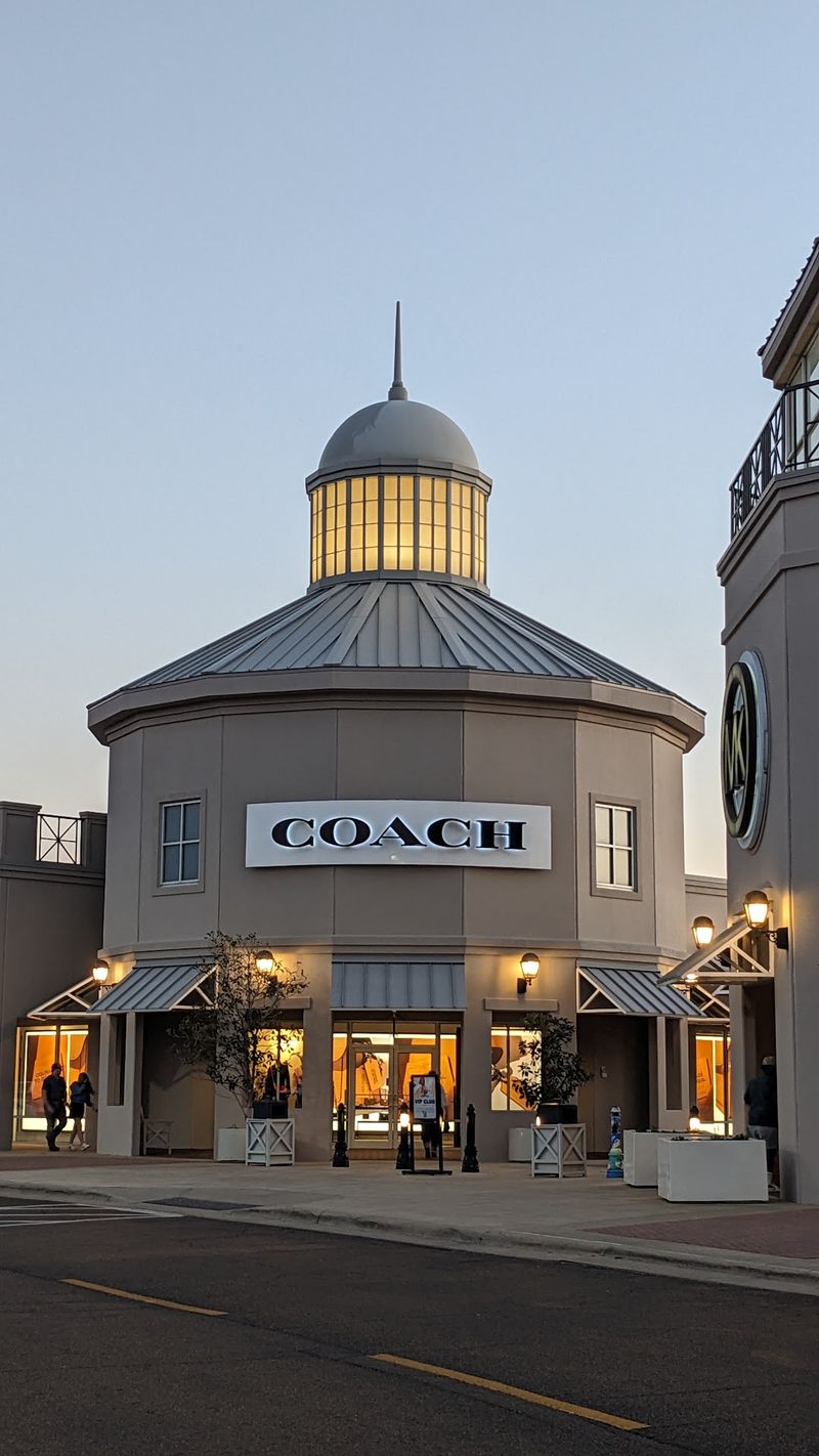 Coach Outlet - Pearl