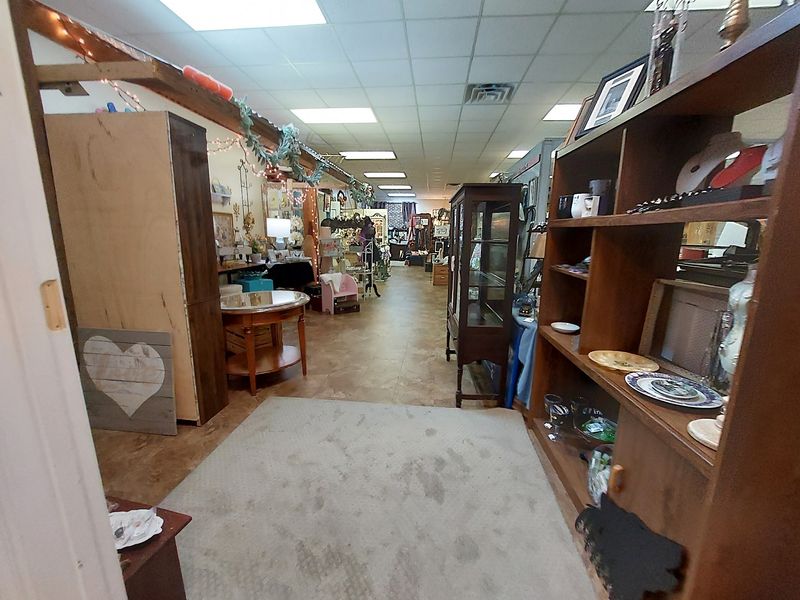 Authenticating And Valuing Antique Items
