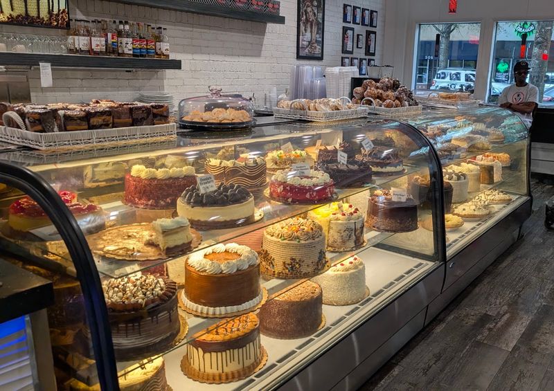The Cake Case That Can Change Your Whole Order