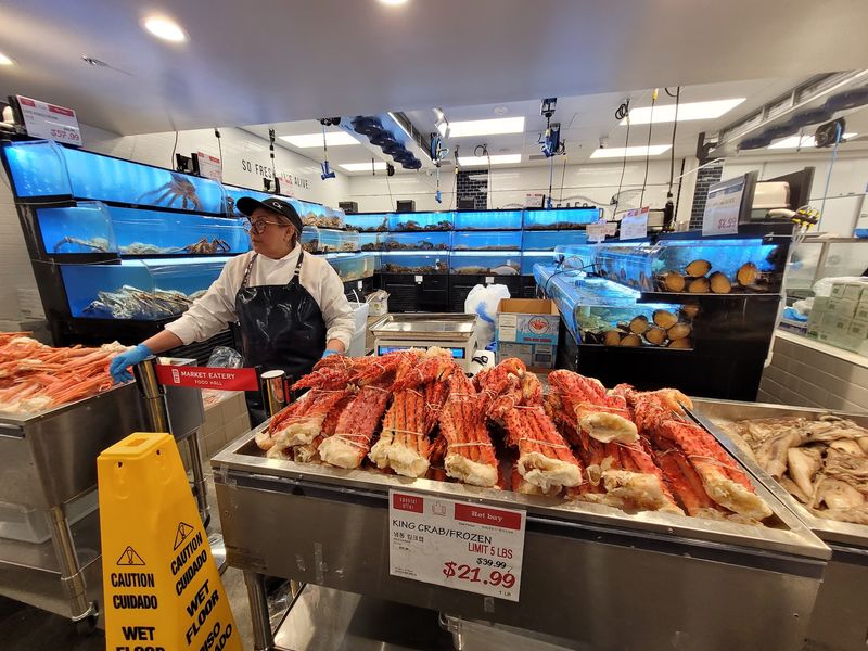 Live Seafood That Puts Other Markets To Shame