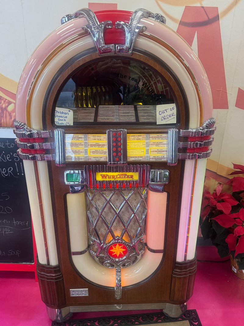 The Jukebox And The Atmosphere It Creates