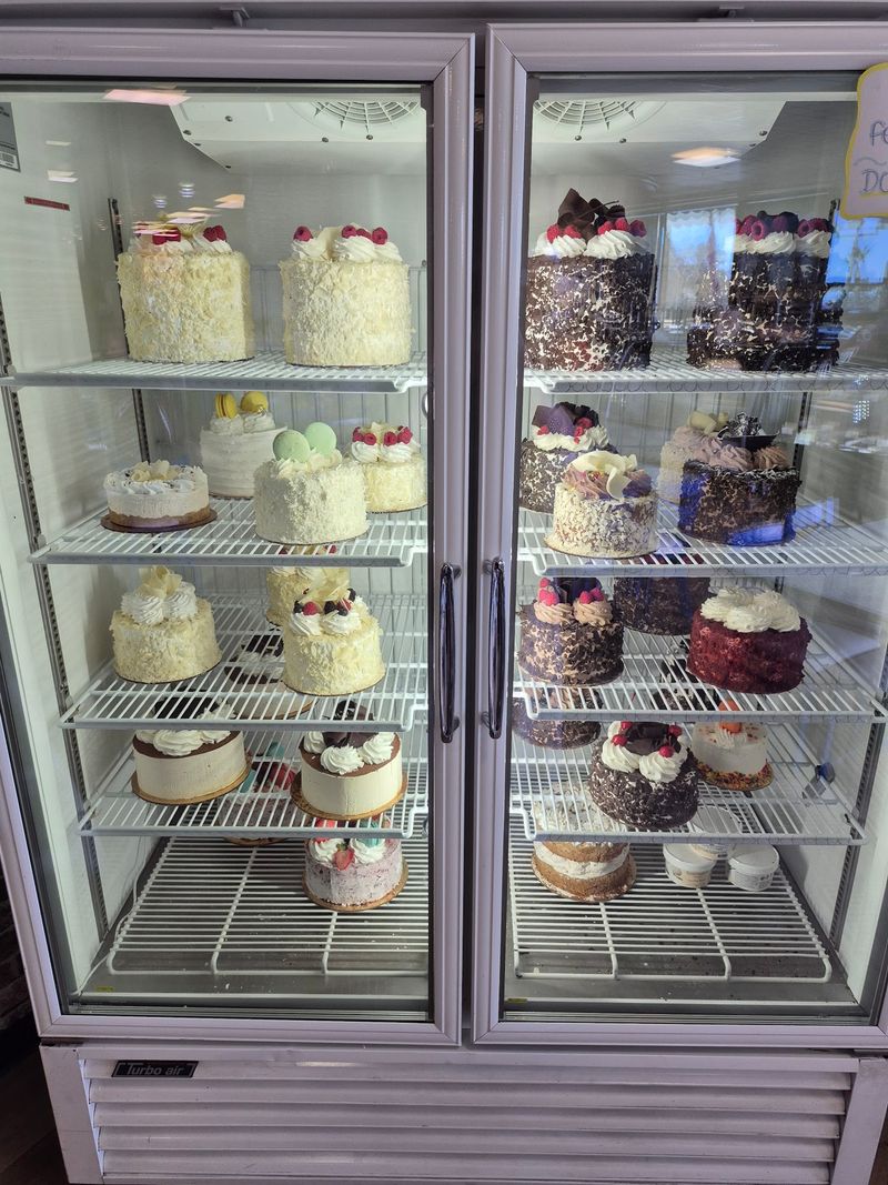 Cakes That Show Up At Half The Birthdays In Town