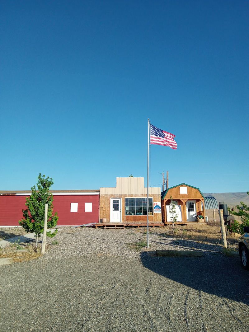 Red Barn General Store, Red Walls And Ranch Country Charm In Crescent Valley