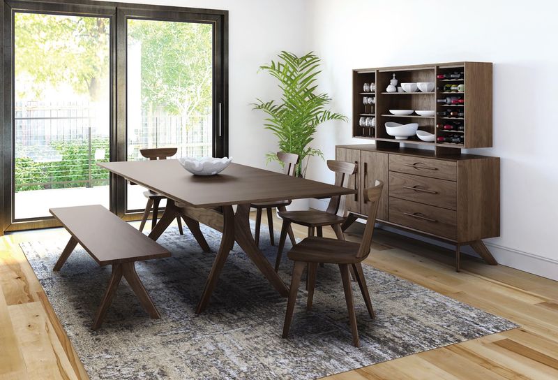 Dining Tables That Stretch When Company Arrives