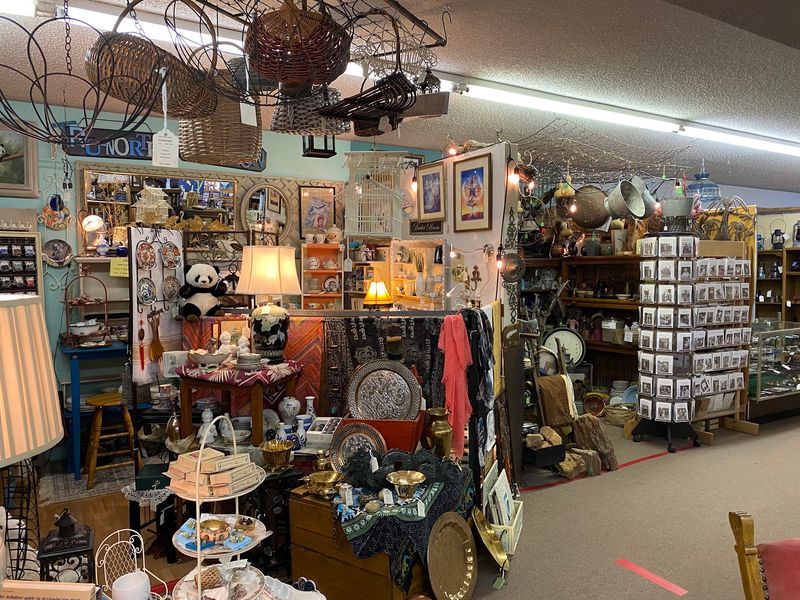 Gypsy Emporium Antique Mall, Hurricane