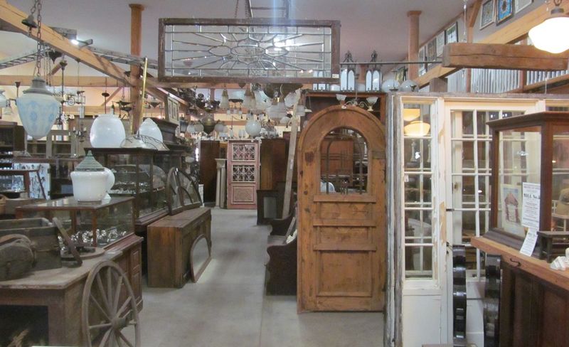 Incorporating Antique Features Into Modern Spaces