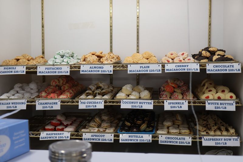 Mike's Pastry