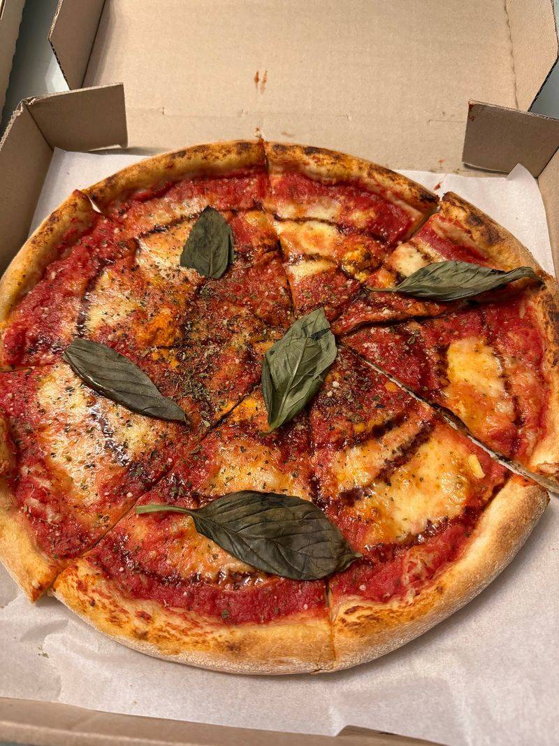Pizzeria Uciuni, Cleveland