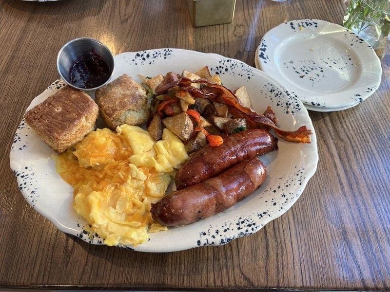Biscuits And Gravy Done The Southern Way