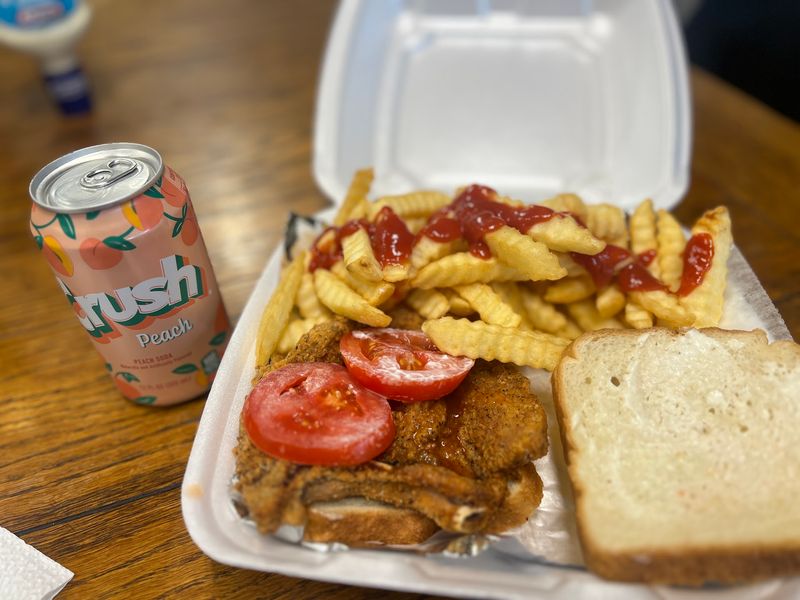Ms. Dee's Country Store