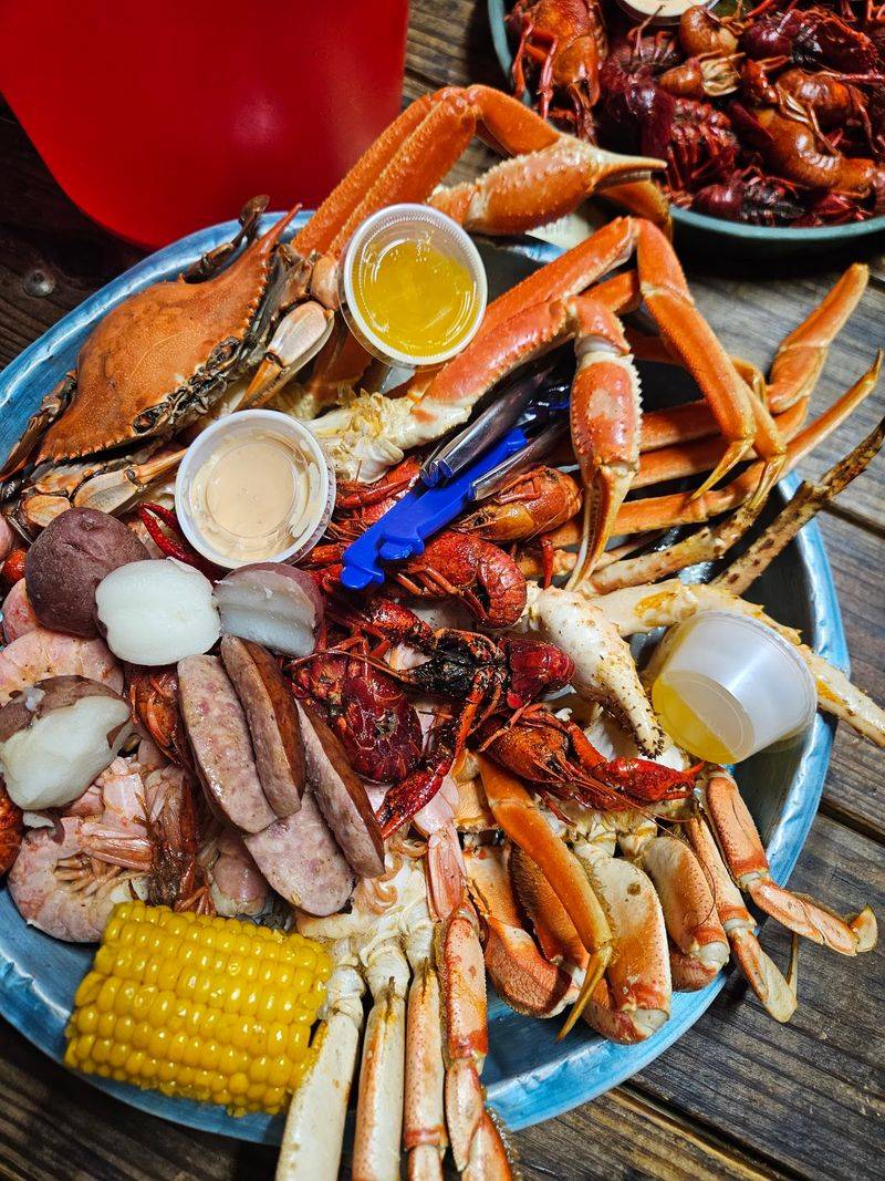 Dewy Dew Bugz: Seafood Market & Restaurant