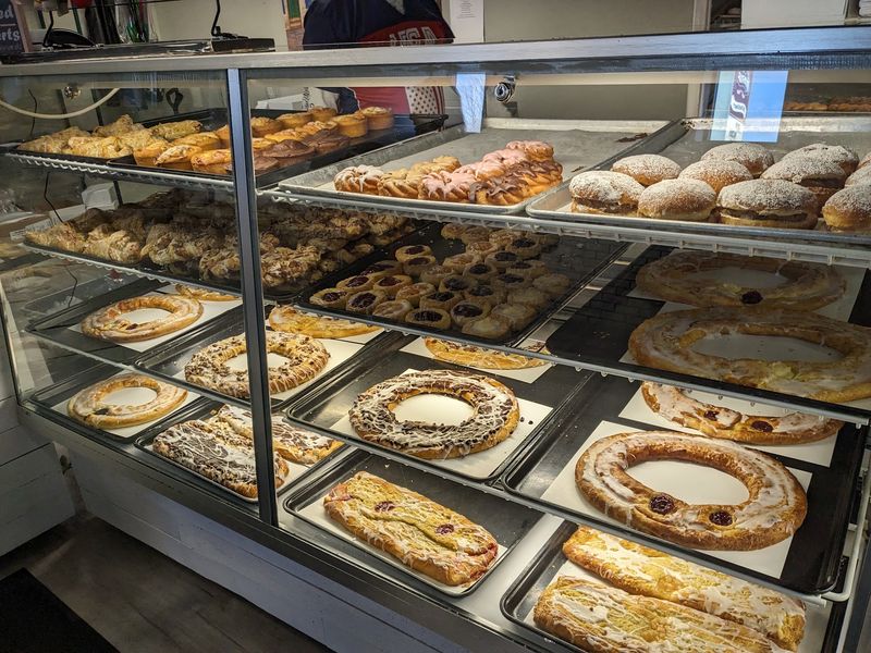 Why This Bakery Stop Belongs On Your Wisconsin Road Trip