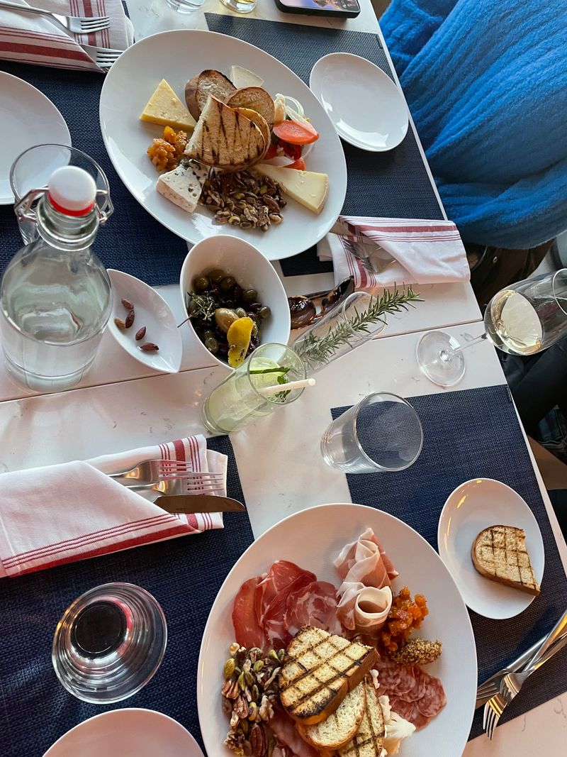 Pairing Non-alcoholic Beverages With Rich Dishes