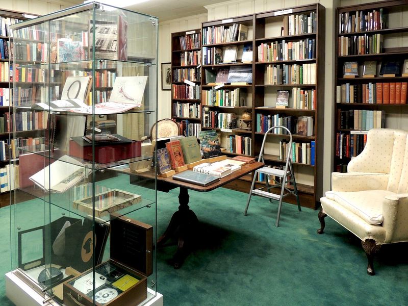 Kelmscott Bookshop