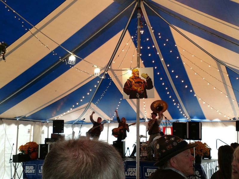 Live Accordion Music And Room To Polka