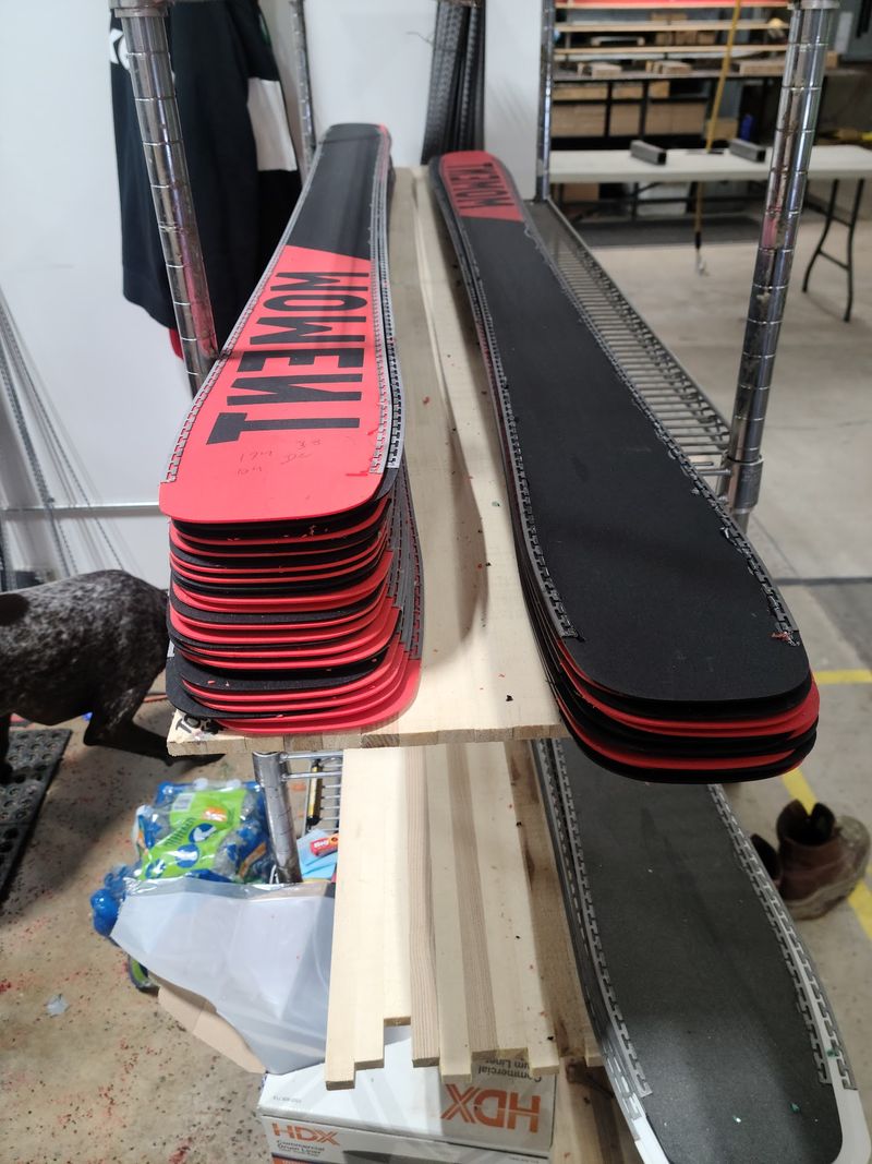 Moment Skis