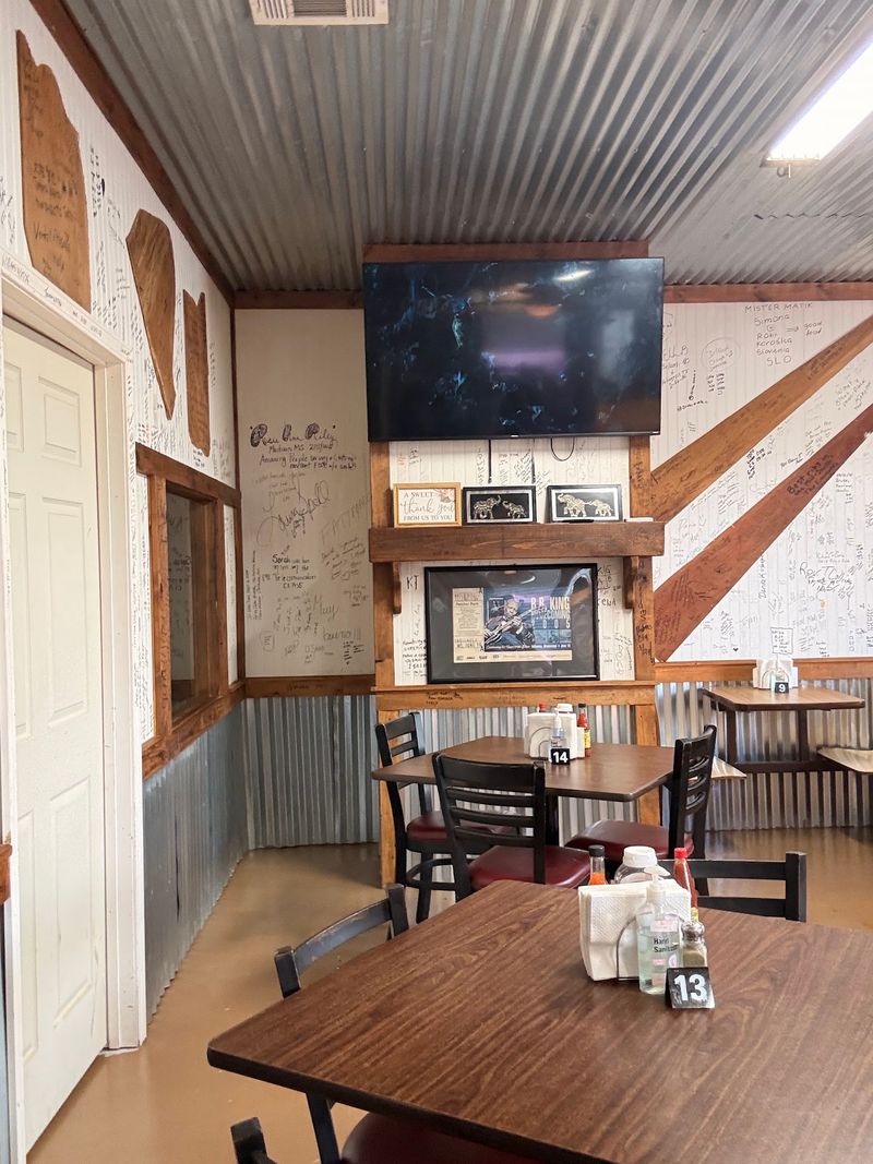 Betty's Place - Indianola