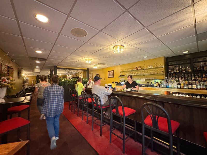 Timeless Hospitality Traditions In Dining