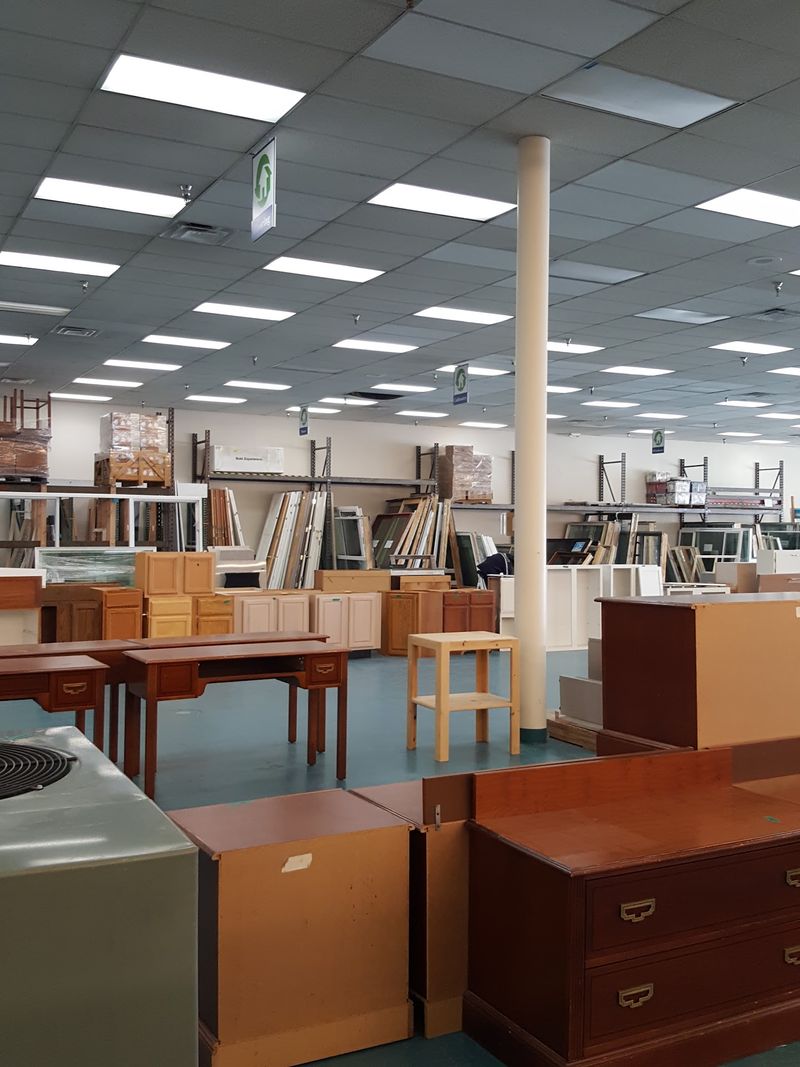 A Warehouse That Rewrites The Shopping Trip