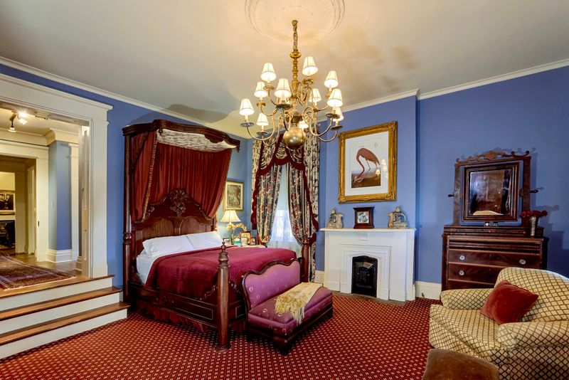 Ten Rooms And A Guest House Above The Dining Room