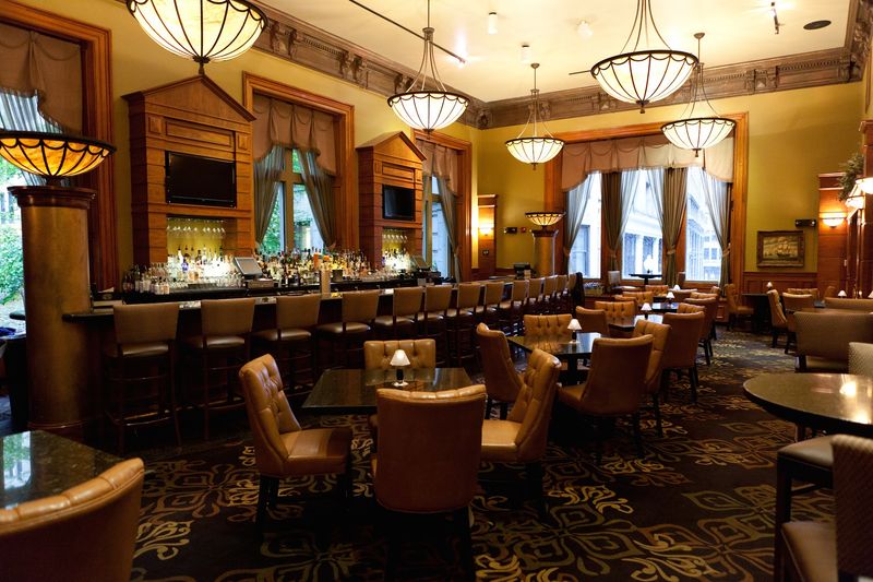 Ruth's Chris Steak House, School Street