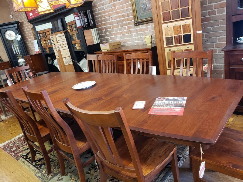 Dining Tables Made For Long, Crowded Family Meals