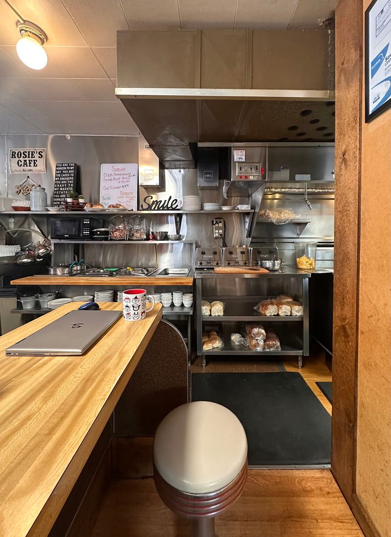 Rosie's Café Brings Neighborhood Warmth To La Crosse